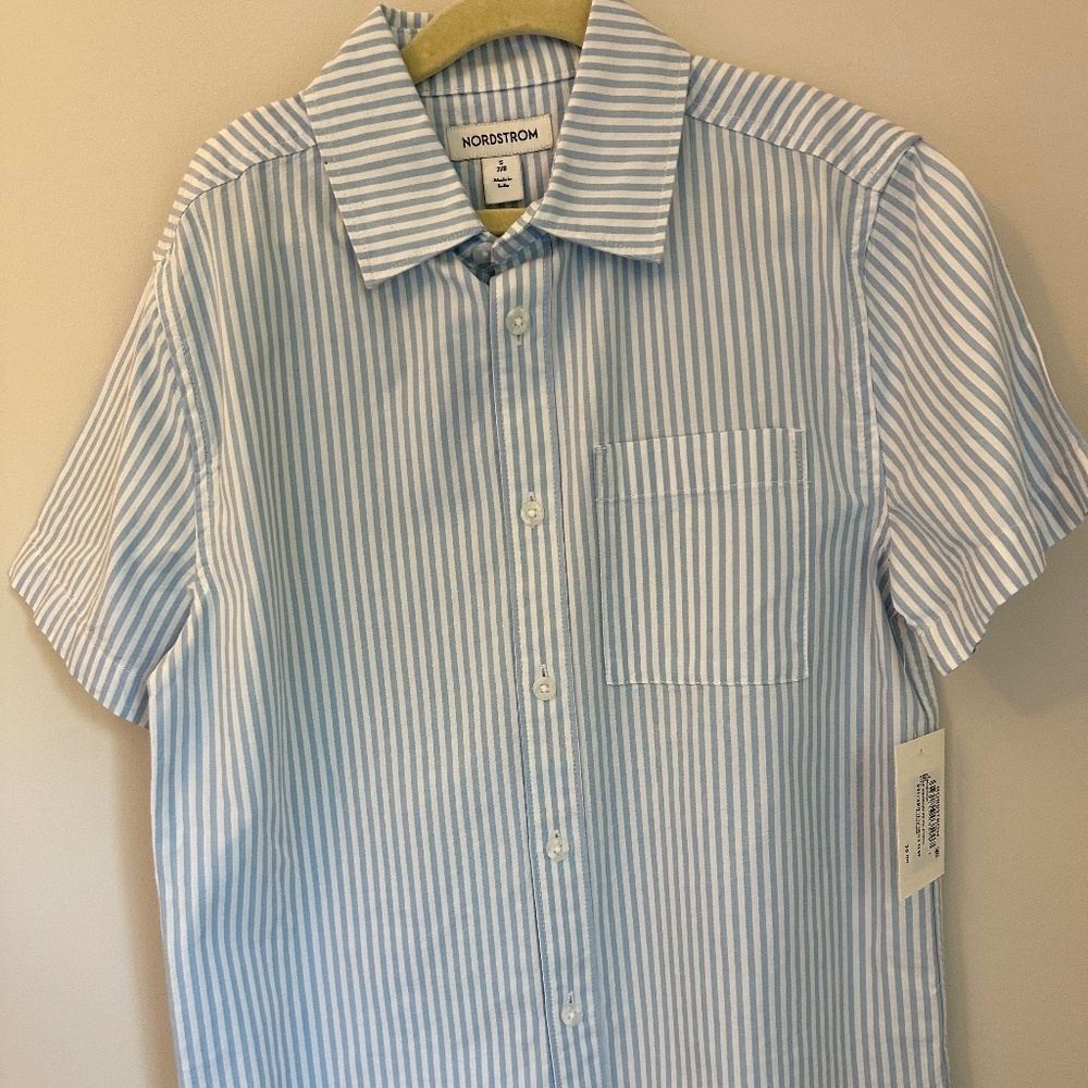 Nordstrom Boys Blue & White Short Sleeve Button-Down Shirt — Size Small (7/8)